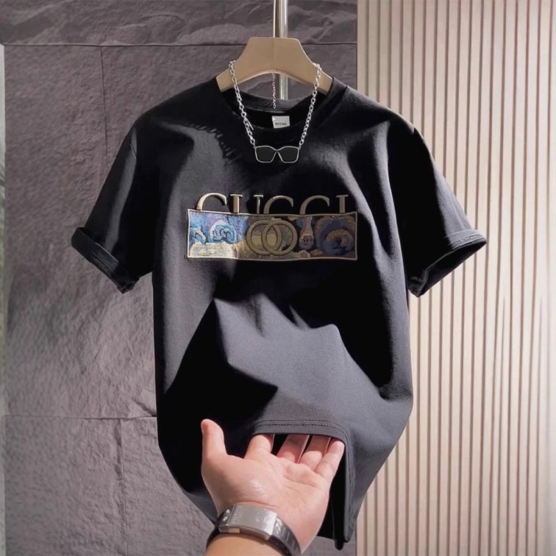 Gucci Black T-Shirt in Casual Streetwear Style Review: We Measured Where the Loose Cut Actually Lives